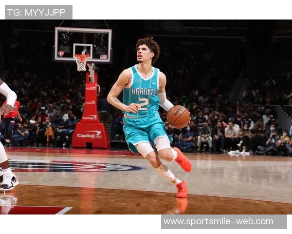 拉梅洛鲍尔全场表现出色20投7中砍下22分带领球队取得胜利 拉梅洛鲍尔全场表现出色20投7中砍下22分带领球队取得胜利