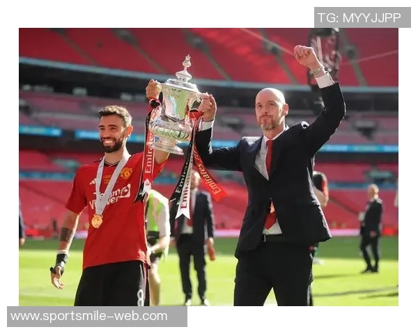 曼联未对罗马和那不勒斯追逐齐尔克泽梅努表示支持